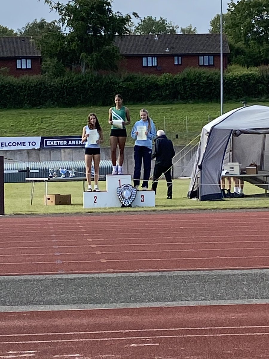 Tina Tarzey tweet media