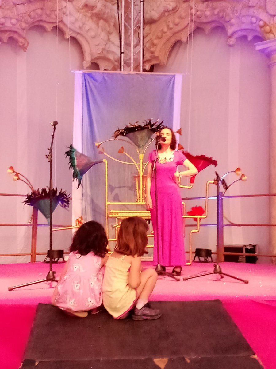 Con su alegría, amabilidad y fidelidad al Maratón, Edu ha contado una vez más su cuento.  Si quieres escuchar el Maratón en directo, lo puedes seguir a través de Radio Arrebato
📷radioarrebato.net/radio-arrebato…
#33MaratónCuentos 
 #guadalajaraciudaddeloscuentos 
#guadalajaraespaña