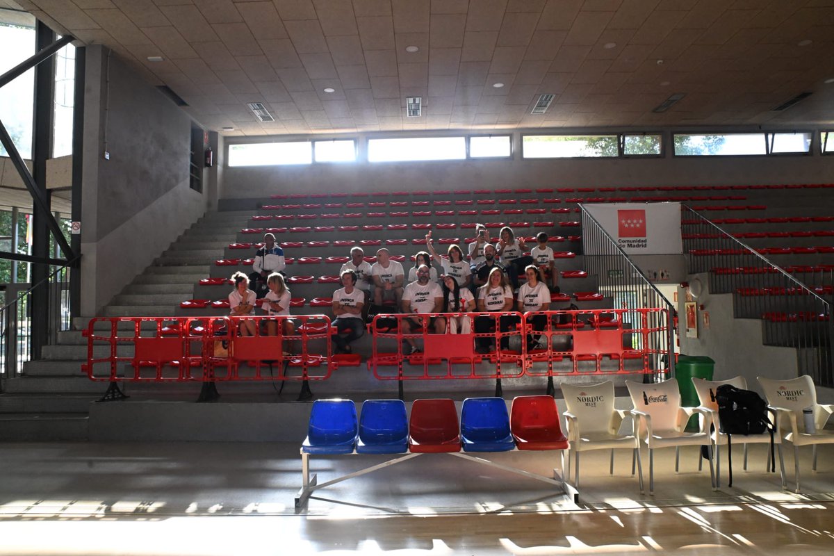 ⚽️ Ya se están disputando las finales de hoy en la #copafemaddi de fútbol sala! 

El <a href="/RMajadahonda/">CF Rayo Majadahonda 🤍⚡️💙</a> es el primer campeón al imponerse al <a href="/FutsalSanseOfic/">FutsalSanse</a> (5-2). Gran ambiente en la grada! 🏆