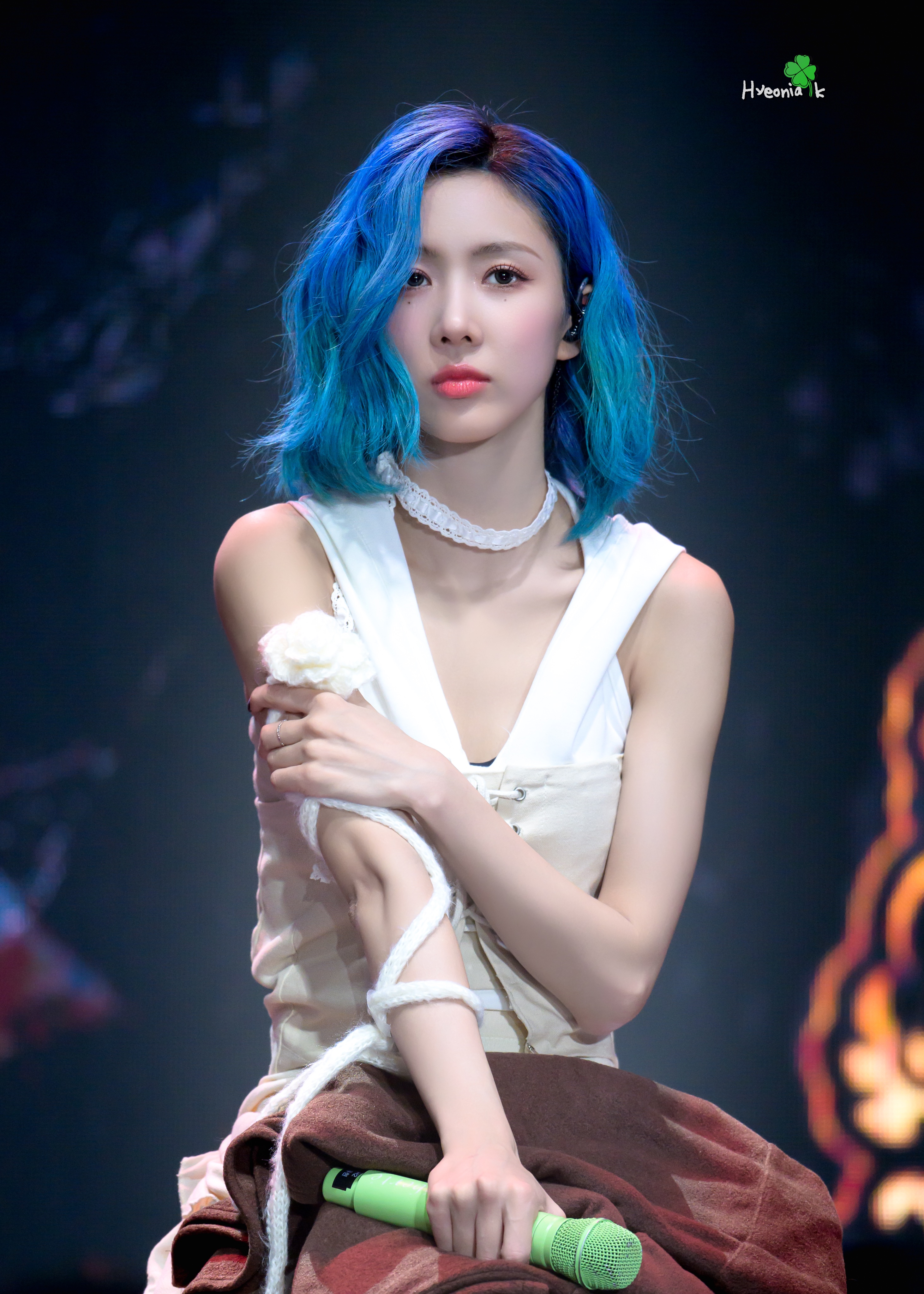 DREAMCATCHER Apocalypse Follow Us JiU Yoohyeon Limited T Ver