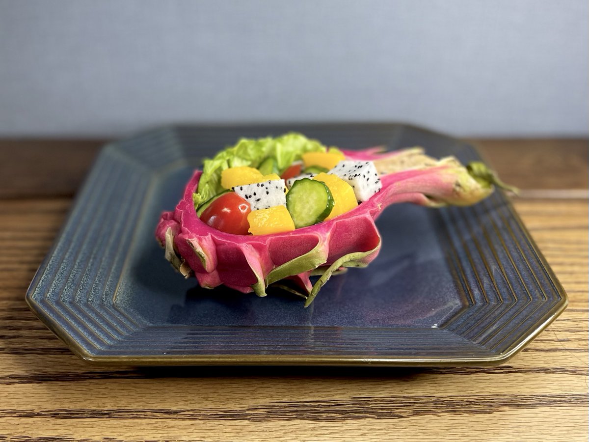 lie_may_'s tweet photo. ピタヤのフルーツ盛り作ってみました!
『猛暑を防げる』と聞いて( ơ ᴗ ơ )
暑いのは苦手だーーーーー
撮影協力&消費ハマ氏 @hamlieltw
UNDAWNクリエイターコード
USAMASK
#undawncreator
#アンドーン
#Undawn
#Undawnドンドンアーティスト
#ありえないアンドーン https://t.co/thBjpei0Jb