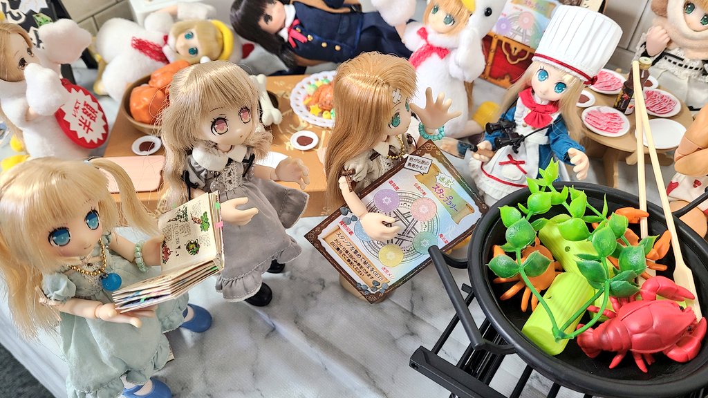 bakenyan21's tweet photo. 「次のヒント行ってみよう」
「次は…迷宮メシ…」
「あっちから匂いがしますぅ」
「…見当たらない…」
「まさかスタンプ、食材と一緒に煮込まれてるってオチじゃないよね???」
「…誰も引き換えに来ない…
宣伝が足りなかったかしら???」
#DOF23 https://t.co/bQjPC3xAlx