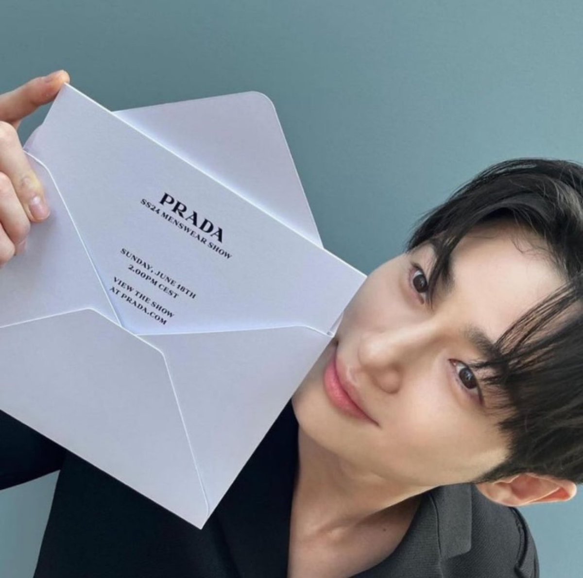 MafiaLanna's tweet photo. เหนื่อยไม๊นะ จากไทยไปมิลาน 😅 

#BYEONWOOSEOKxMFW25
#BYEONWOOSEOK_IN_MILAN
#ByeonWooSeokMFW2024
#BYEONWOOSEOKxMFW25
#ByeonWooSeokXPRADAss25 https://t.co/FSQO0RyVNZ