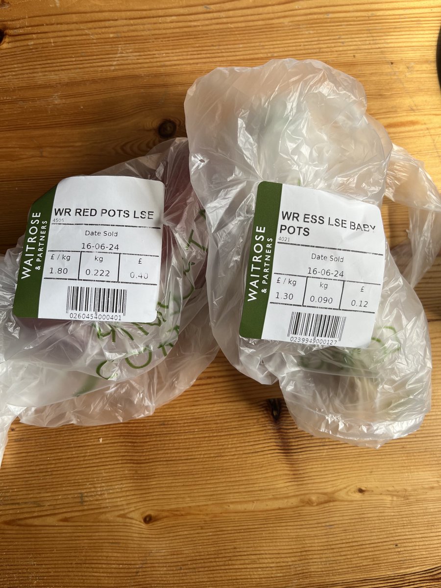 GoodgerSimon's tweet photo. Unusual shopping trip this morning, looking for diseased tubers to put in next week’s BASIS exam. Quality specs low, so it didn’t take long!
⁦@agronomytrainer⁩ ⁦@GraemeSkinner1⁩ ⁦@ProduceSolution⁩ ⁦@jsedgwick67⁩ ⁦@jwrooke⁩ ⁦@shropshireben⁩ ⁦ https://t.co/W0rgNDp6Y8