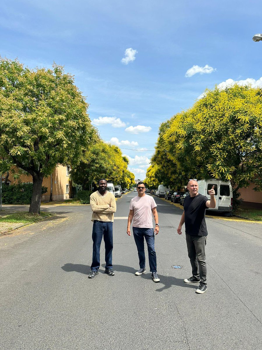 Ɛkɔm de me aduru Hungary.