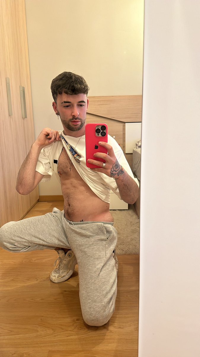 poche_97's tweet photo. Te acaba de seguir 
💗 #gay https://t.co/GTkYXyEFth