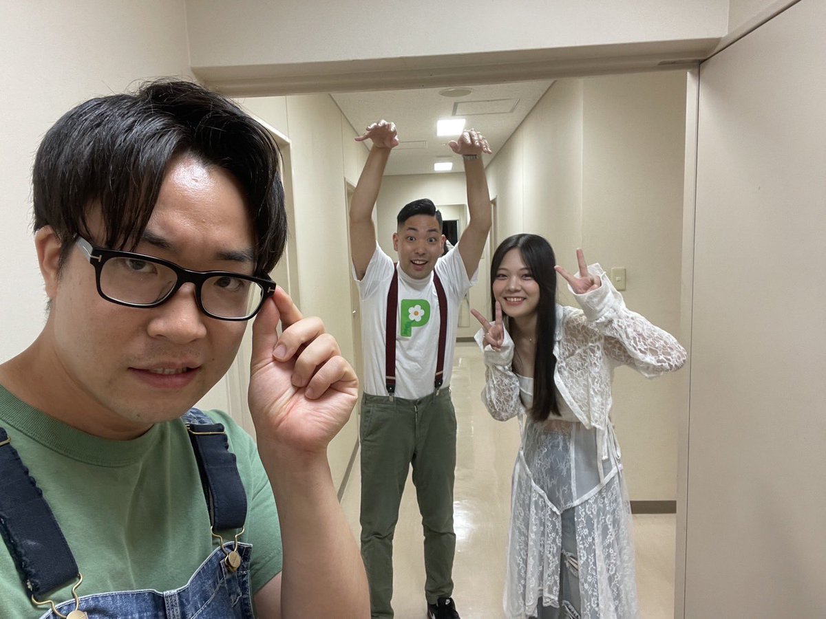 nononohanashi's tweet photo. 昨日はレイワ荘イベントにゲスト出演させて頂きました!!!

私のチャンネルの方でも
10万人達成の核となってくれた、
レイワっ子のみなさんと初めて近くで
お会いする事が出来てとっても嬉しかったです🐼🍺

沢山の温かいご声援本当にありがとうございました🥲

写真はレジェンドのお二人と✨ https://t.co/HMlaVDrUZ2
