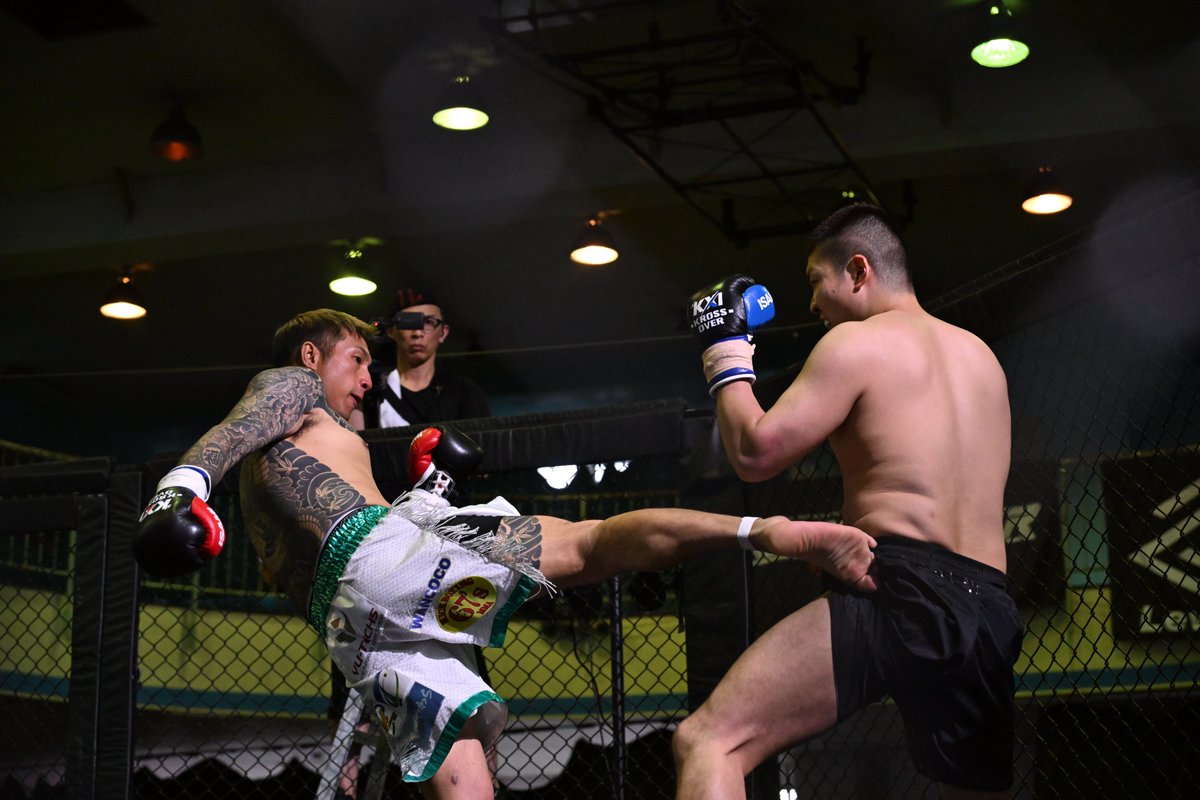 KrossoverF's tweet photo. 6.16『KROSS×OVER-CAGE.3-』&『LEVEI-G PRO』
#KROSS×OVER-CAGE.3-　 #GENSPORTSPALACE
#LEVEIG　@KrossoverF　#KROSSOVER

第6試合 KROSS×OVER KICK HEAVYWEIGHT FIGHT 3分3R
△#KENTA(スポーツジム67'S)
△#山根武夫(K-1ジム川口TEAM SIRIUS)
※Ryanが欠場の為、KENTAに変更
判定0-0(28：28×3)
※1R、山根は右ストレートにてダウンあり