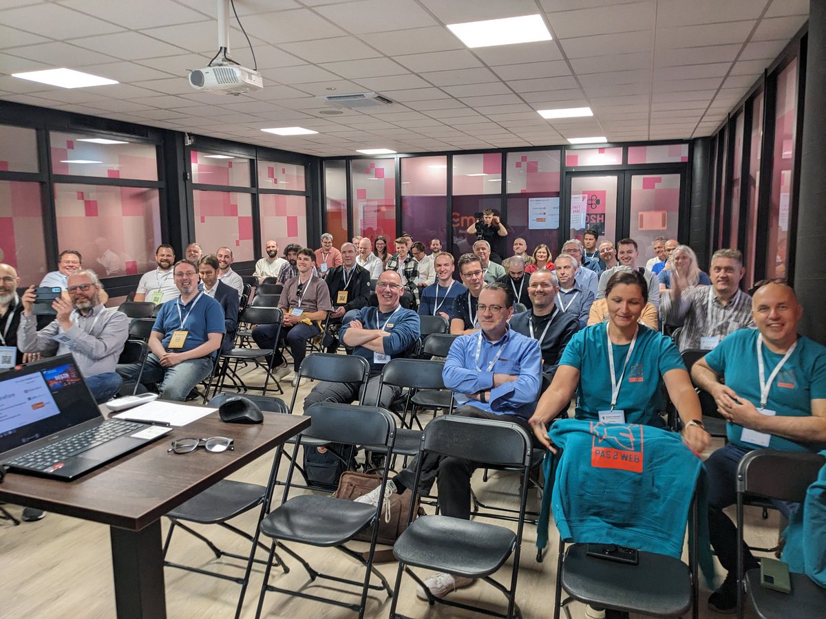 fixedbycode's tweet image. Thanks to all the attendees at #DelphiSummit - especially those attending my little session. And also a shoutout to @GDKSoftware and the other sponsors including @EmbarcaderoTech. Many smiling faces - must have been before the presentation 😄