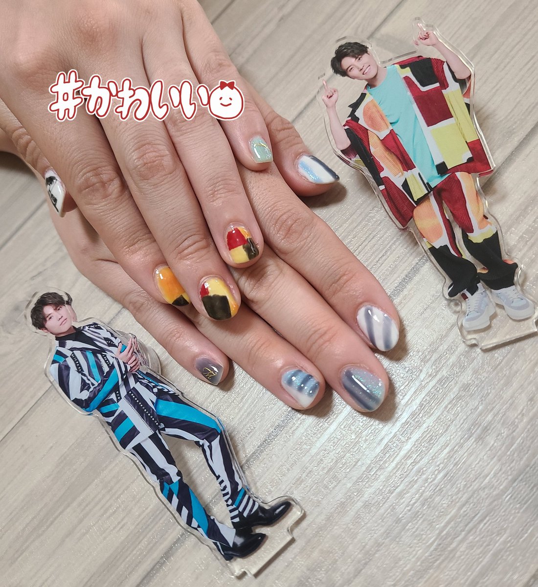 nako244's tweet photo. 後輩に推し活ネイルしてもらった！！💅
みゆくんのアクスタのお衣装をイメージで送ったら、素晴らしいデザインに落とし込んでくれて、ライブロゴまで描いてくれて大感動😭😭
ぜひ見て欲しい！！🙏
すごみゅオーラスまであと4日⤴️気持ち高まったーーー🥳
#SUGOIMUSIC #UUU
#入野自由 https://t.co/wS9eAvq5Wu
