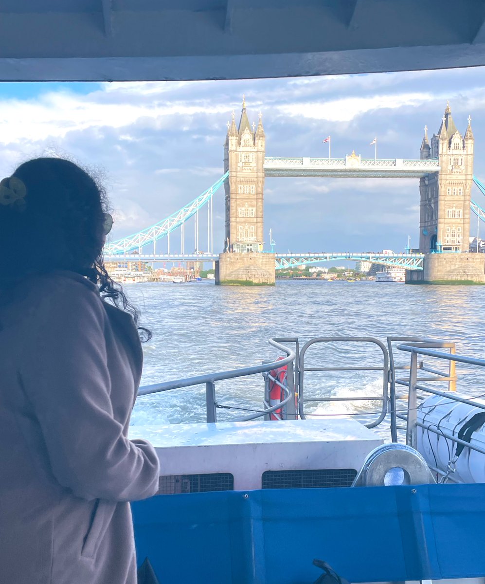 LihiniSpeaks's tweet photo. Enjoyed a different perspective of the iconic Tower Bridge! #WeekendInLondon https://t.co/nkD7JKPQPS