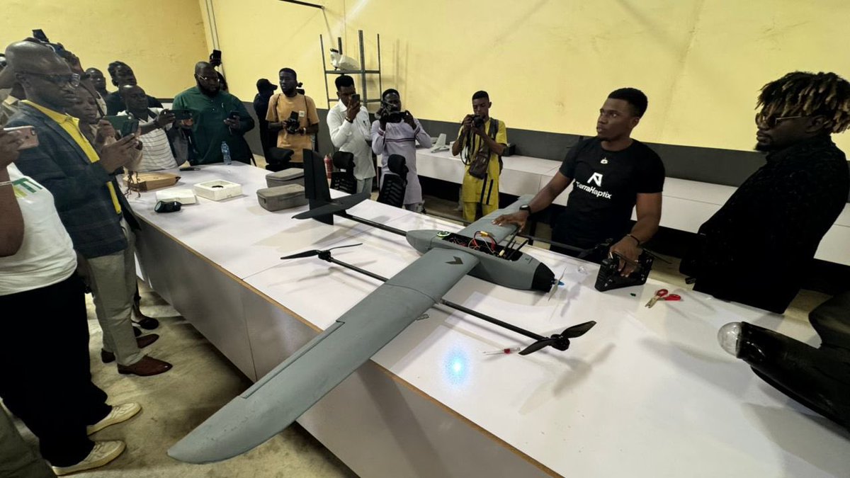 The founder of <a href="/klas_hq/">Klas (Techstars '22)</a> ; <a href="/_KingNath/">Nathan Nwachuku</a> has opened a new robotics startup <a href="/Terrahaptix/">Terra Industries</a> in Abuja, it’s a  15,000sq-ft factory capable of 5,000 units annually.

Congratulations, and cheers to more hardware startups coming out of Nigeria.   
We currently have 2 laptops producers.