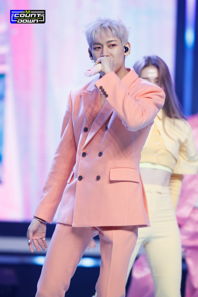 BamBB9397's tweet photo. 20/1/2022
M COUNTDOWN <Mnet>

#SlowMoOnMCOUNTDOWN 
#BamBam 
#BamBam_SlowMo https://t.co/IiKCCgh6QM