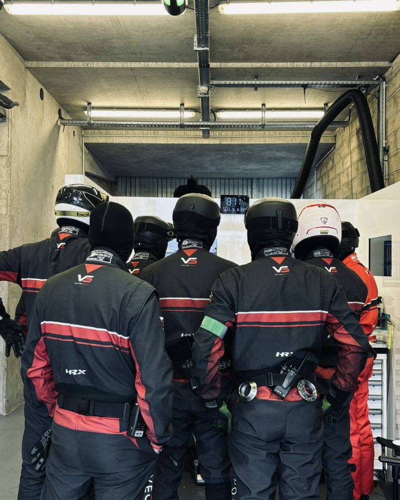 Vectorsport1's tweet photo. 20 hours completed, 4 hours to go @24hoursoflemans 
A huge amount of rain came in overnight, causing poor visibility and hours of safety car laps. @ryancullenrace , @patrickpiletofficial and @stefrichelmi have been driving a solid race so far, keeping the #10 in the top 5. Now P2 https://t.co/z3v3TfBVKr