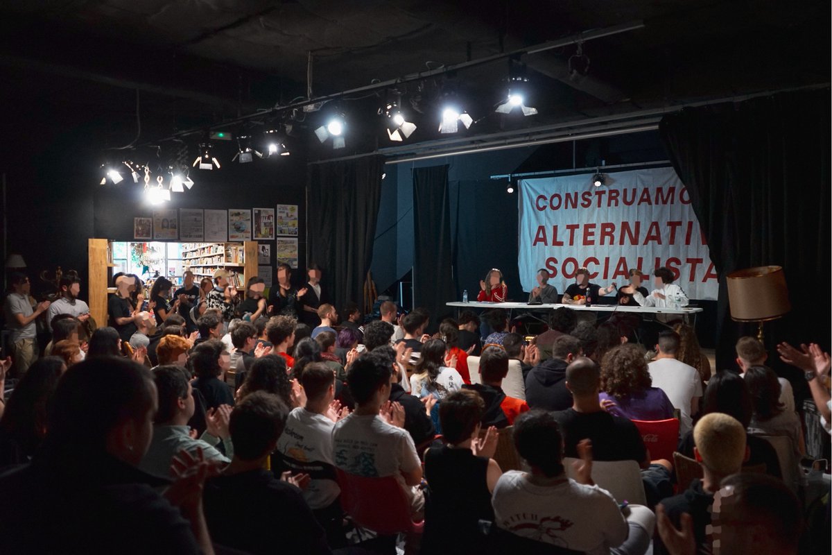 CMSocialista_'s tweet photo. 🚩 Encontro Socialista na Coruña. 🚩

🌐 Este venres xuntámonos na cidade para falar e analizar as experiencias e límites dos múltiples movementos de base. 

Expuxemos tamén a proposta de Creba Socialista e a nosa folla de ruta. https://t.co/Hr2fN3DTh1