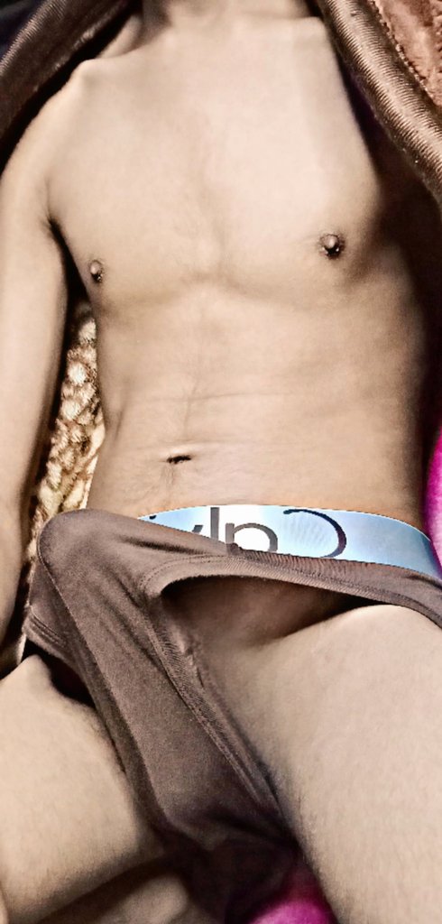 Urcut3vers's tweet photo. #Morningwood

#Highlights #followers
#morningvibe #woodmorning #bonggay #hotmodel #indianboy #nsfw #lgbtq #bonggay #CalvinKleins #support
@ah61413617 @ankitroy9876 @Ankush63879333 @Desi_atharv @desi_devill @devil465465 @DShopnoneel @Escorpiao1997 @gayguyforyou  @Jeet_love_23 https://t.co/5TmeEs8AV2