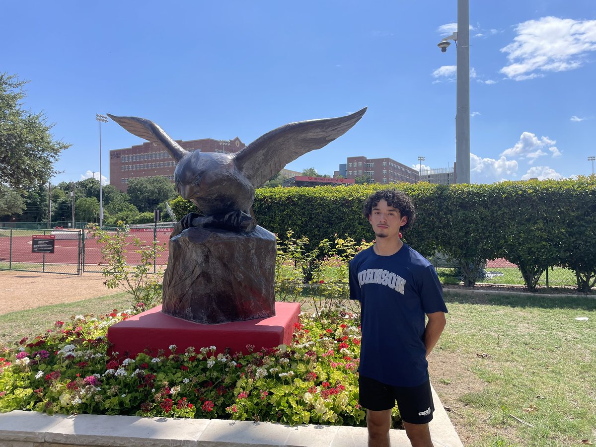 AndresLopez_25's tweet photo. Thanks @UIWMensSoccer and Coach Lara for a fantastic and fun ID camp. 
#TheWord 
@JJMensSoccer 
@sacitysc https://t.co/1duTS21AJ4