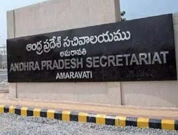 mohankodela's tweet photo. పై వరుస లో తెలుగు

క్రింది వరుస లో ఇతర భాష

@JaiTDP @ncbn @naralokesh Not sure how strictly everyone is following this in Andhra.

Pls make a strong policy. If policy is already available, then ensure that everyone must follow it.. be it a road side shop or MNC

#TeluguFirst https://t.co/0mIVxAcSFw