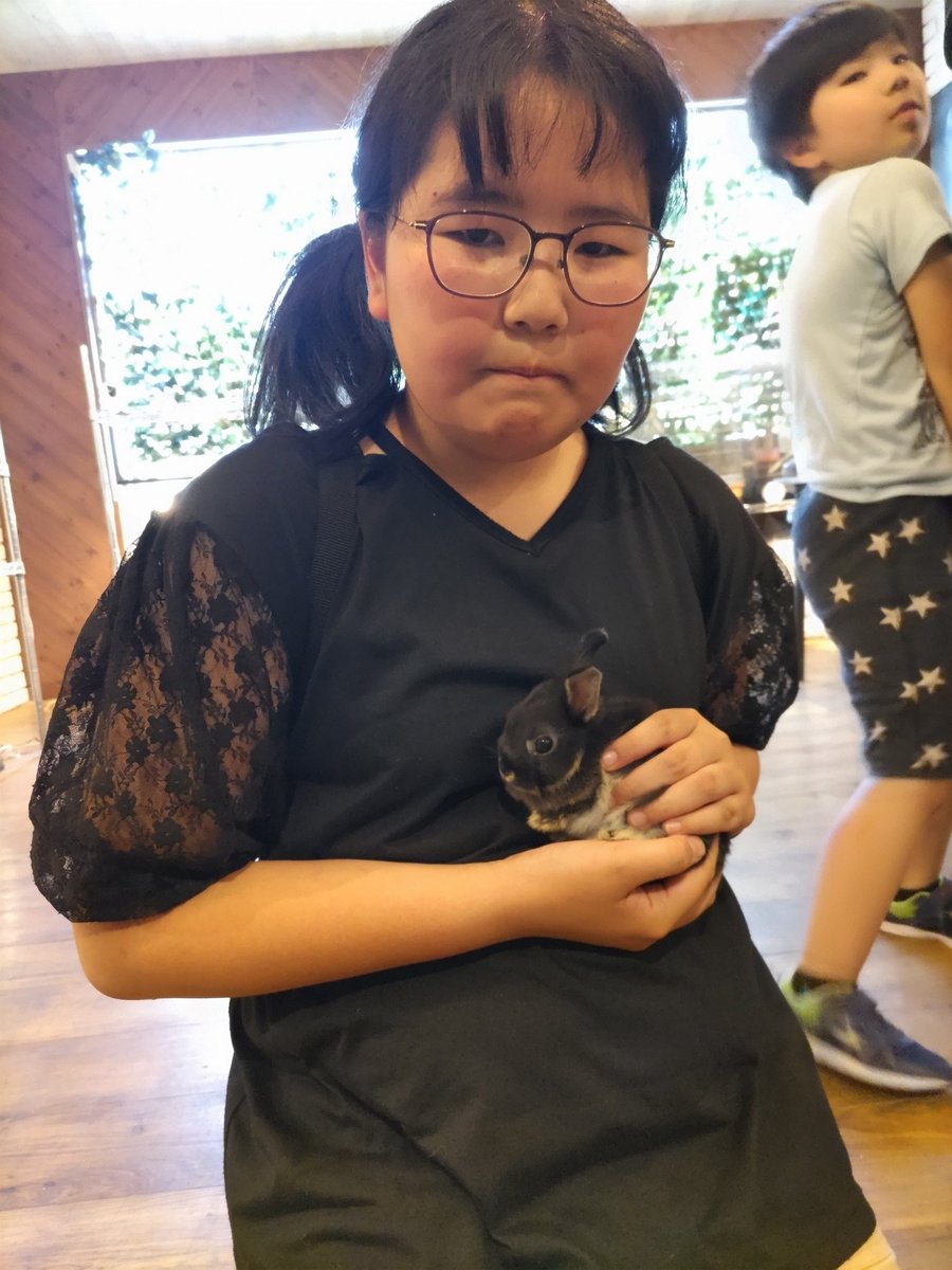 fukushima_ricky's tweet photo. ミニウサギのベビーちゃん早速お迎えされました！
お姉ちゃんのお家で美味しいものいっぱい食べて、大きくなるんだよ🥹
みう🦥 https://t.co/28XN48GS38