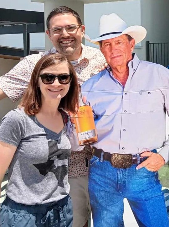 artcavazos1's tweet image. Governor, your fellow Texans and ATXers @bigbobttu &amp;amp; Allison were there, too. #GreatVenue