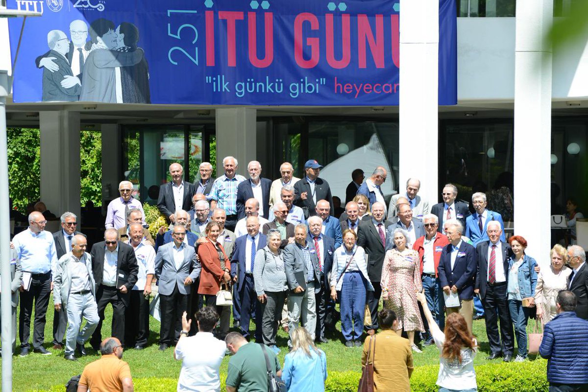 As the ITU Family, we wish you a happy and peaceful holiday that you will spend with your loved ones. 🤗🌸

Happy Eid! 🐝🫶 #EidAlAdha #ITU1773