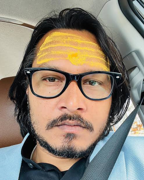 ChandanSharmaG's tweet photo. यह अजीत भारती हैं, झुकेगा नहीं 🔥

पहले रजत शर्मा जी को टारगेट किया गया उसके बाद अजीत भाई पर fir दर्ज करवा दिया गया हैं

कांग्रेस का यह पॉलिसी रहा है, अपने साथ मिला लो और यदि नहीं मिलता है तो उसे इतना परेशान करो कि वह टूट जाए लेकिन कांग्रेस यह याद रखें, हम वह राष्ट्रवादी हिंदू हैं जो न टूटते हैं और ना झुकते हैं बल्कि अंतिम सांस तक धर्म युद्ध लड़ते हैं।