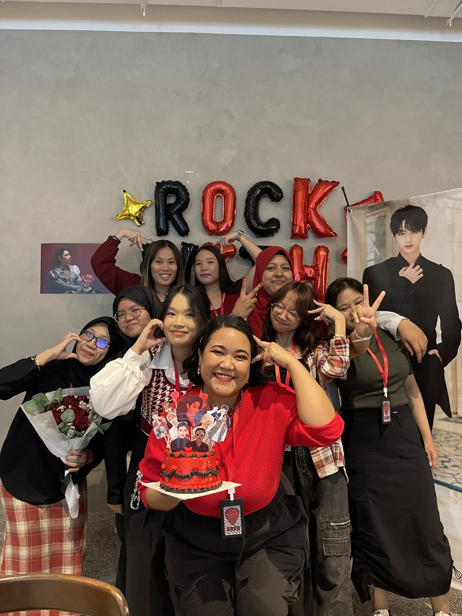 Fallin4Shushu's tweet photo. Thatโs a wrap for ROCK WITH JUN! Thank you very much who came to the event and really hope you enjoyed it!
Big shout out to our Vendors, Staff at Vocation and Event Crew! You all did a great job! If anyone has vids and pics from the event donโt forget to tag #RockWithJun
โฅ๏ธ https://t.co/43M6PSpT8F