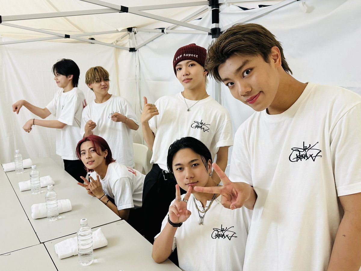 LIL_LEAGUE_'s tweet photo. 3rdシングル『Youth Spark』
リリース記念 #LILCARAVAN 🗺️
＜イオンモール土浦 1部＞

皆様ありがとうございました🧡

この夏LIL LEAGUEでやりたいことを
考え始めたらキリがないですね☀️

夏の思い出を一緒に作りましょう🍉

#YouthSpark
#LILLEAGUE
#リルリーグ https://t.co/wAxRBjdz8g