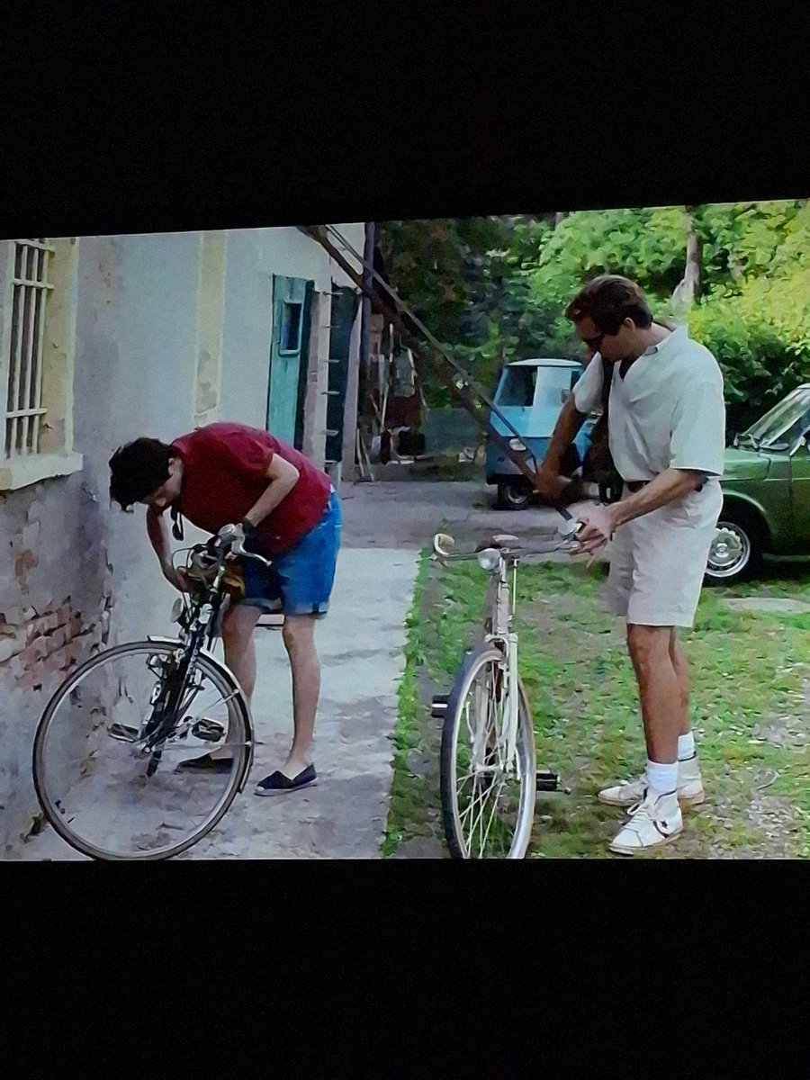 Regreso después d 2 meses solo a decir que  "Call Me By Your Name" deja traumas que nunca se quitan.💔🧘‍♀️