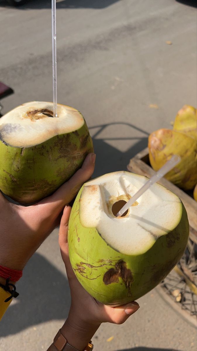 Not_yourgirl8's tweet image. 70 rs in Delhi, apke yaha kitne ka hai?