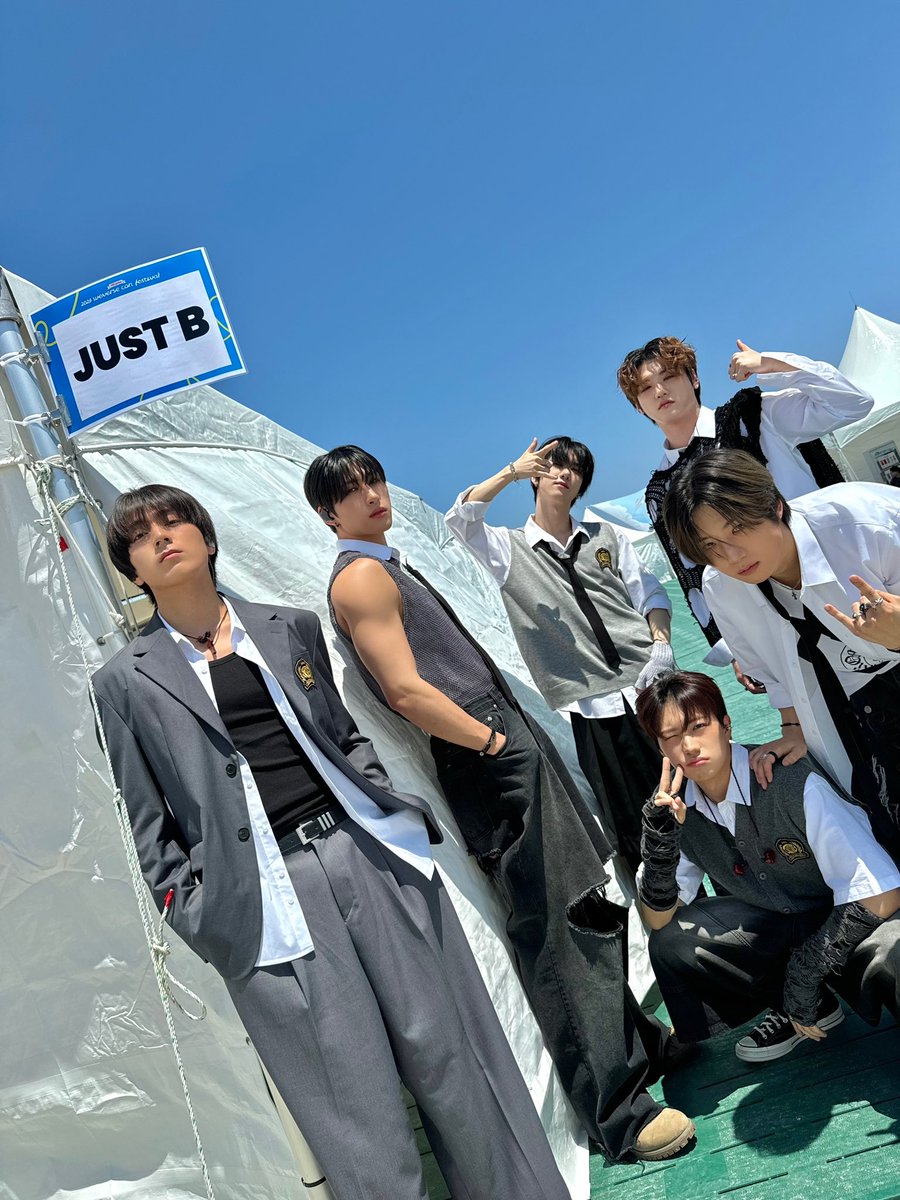 JUSTB_Official's tweet image. [#JUSTB_BY] 📸AliExpress 2024 Weverse Con Festival

#JUSTB #저스트비 
#WeverseConFestival #2024WECONFE