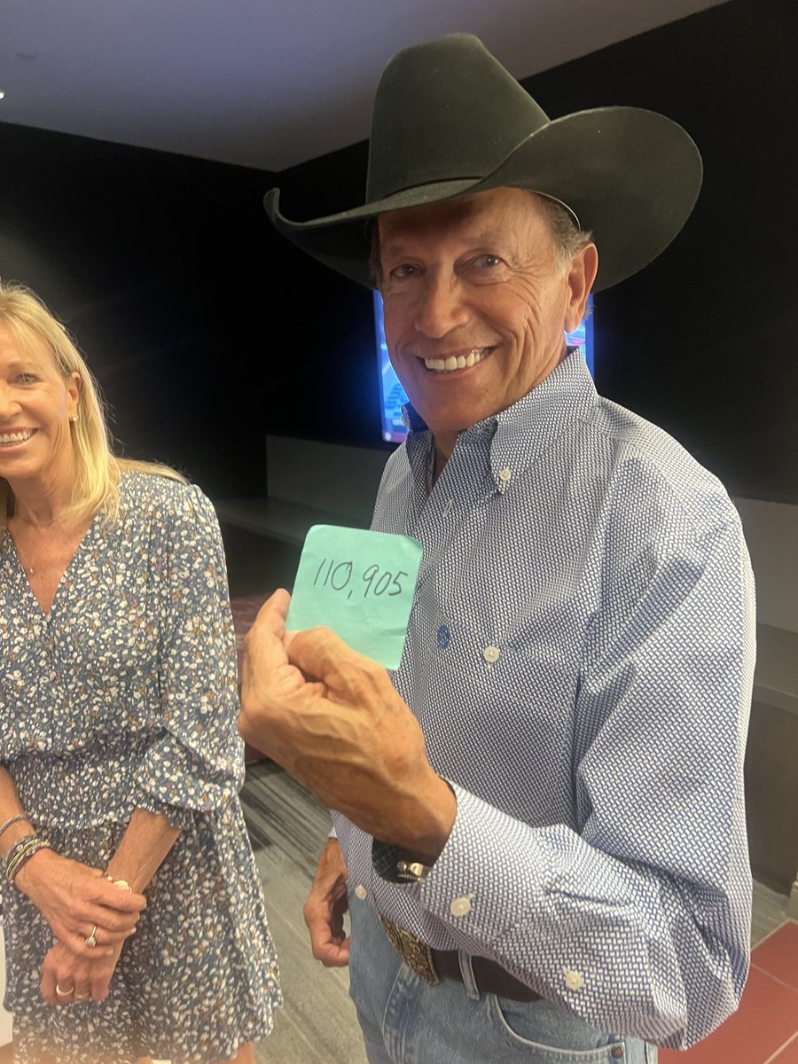The King, 30 seconds after finding out that his @tamu concert tonight had the largest audience of any concert in American history: 

110,905

It was also the largest audience EVER at Kyle Field.