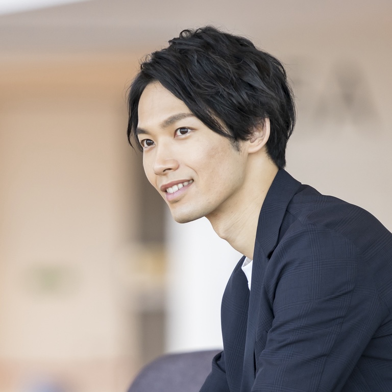 FRONTIER_career's tweet photo. 【26卒】人生が変わるES添削 第２弾🔥🔥

最強メンターがガクチカ400字を徹底添削！

この添削で今後の内定率が大きく変わります・・・

──────────────────
✍️担当メンター✍️

H.Kさん 旧帝大4年

内定実績：電通、博報堂、伊藤忠商事、PwCコンサルティング、DTFA

🔽紹介ページはリプ欄🔽
──────────────────

＜当選人数＞
抽選で5名
⚠️当選は完全にランダムです。

＜応募方法＞
①フォロー&RT&いいね
②リプ欄に「現在の志望企業」を宣言！
→当選者にDMします📩

＜スケジュール＞
・期限：6月23日
・当選連絡：6月24日
・ガクチカ受け取り後1週間以内に返却

当選する幸運の持ち主は誰だ！？
ぜひご参加ください！
