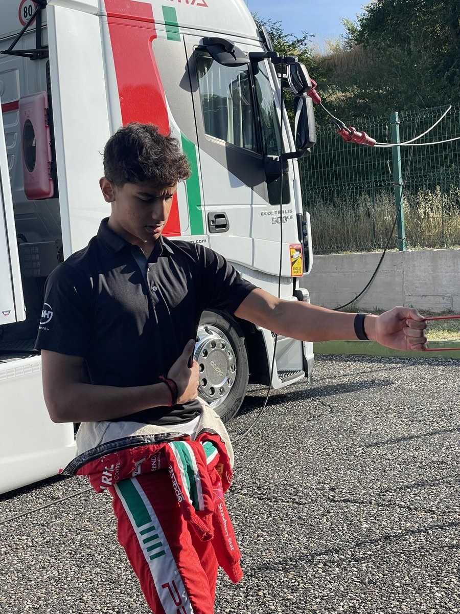 PREMA_Team's tweet image. Morning training undergoing 👀

#ItalianF4 #F4 #Vallelunga