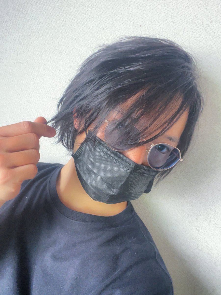 nt_bass's tweet photo. 昨日こらたさん@koratta02 の所で髪切ってきました
久しぶりに短め
切った直後「大学生かな？」ってくらい若く見えたw
(引用元の投稿時には既に短くなってました)

セットは練習がてら今自分でやってみた
以前短い時にやってないから分からんムズイ https://t.co/IrcX4BA5BN