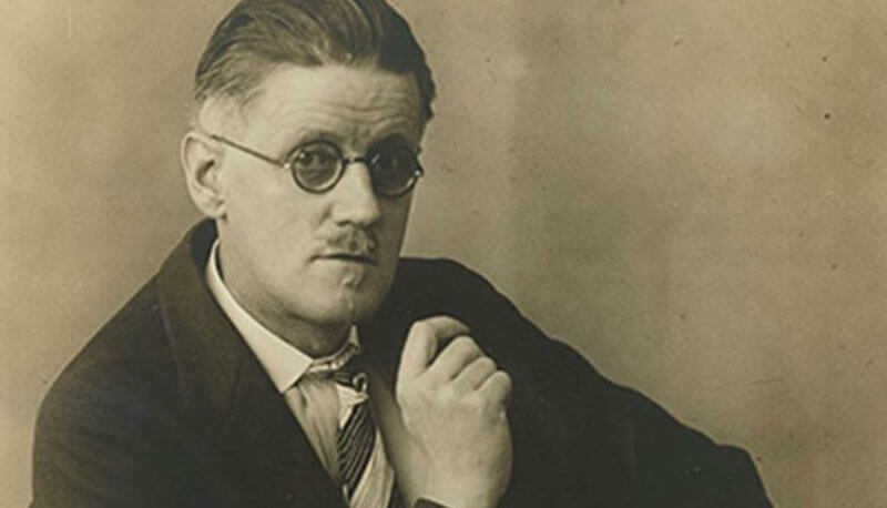 Paola_Glmnn's tweet photo. "Un povero poeta, impulsivo, empio, generoso, egoista, insoddisfatto, ma dall'indole gentile."
Così si definiva James Joyce
#Bloomday 2024
#VentagliDiParole https://t.co/1mIbN1oKN9