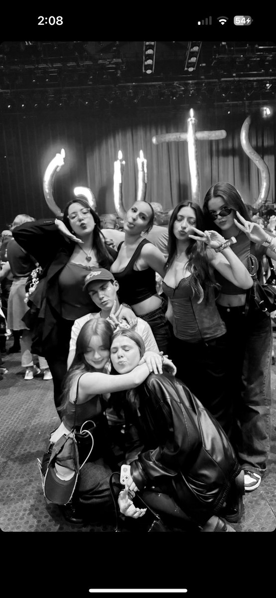 lilmaelys's tweet photo. #gutstourparis was an other level https://t.co/XimVItf1s9