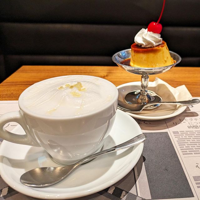 jou562's tweet photo. 渋谷PARCOのクアトロラボで開催中の
Coffee Talk☕コラボカフェに行ってきました！✨

夜しか開かないカフェが舞台で
そこに訪れるお客さんとのひとときを過ごすゲームです🥰
登場するドリンクメニューが再現されています✨

昔のPARCOの電飾がディスプレイされてたので📸

#旅行好きな人と繋がりたい https://t.co/xRxQhUcf7j