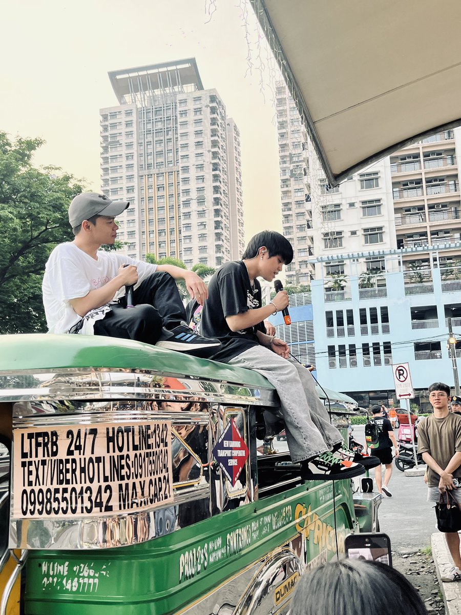 cornerstone_ofc's tweet photo. Kakaibang trip ang ipinakita ni Elijah Canlas sa Araneta, Cubao nang kantahin ang bagong kanta na ‘asar talo’. 

Maraming salamat sa mga nanood at naki-jam! See you sa next event! 🥰

🎶: https://t.co/bOTuZOIHvp

🎥: https://t.co/DNsUiVZPnM 

#ElijahCanlas 
#CornerstoneArtist https://t.co/IffVH8b0Zu