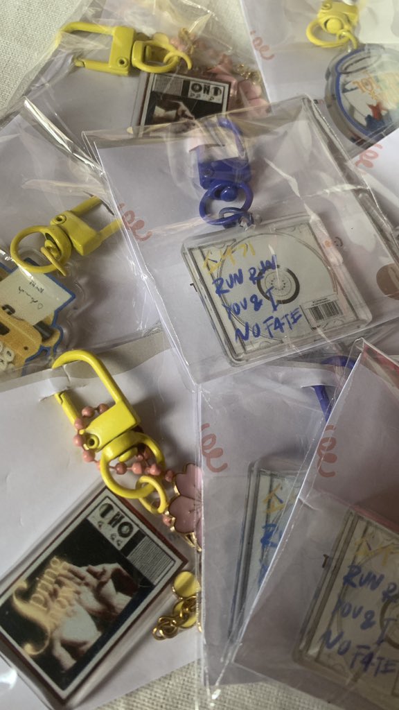 poparcde's tweet photo. wait a bit more! it’s packing day ☆ https://t.co/mggC5YF6lF