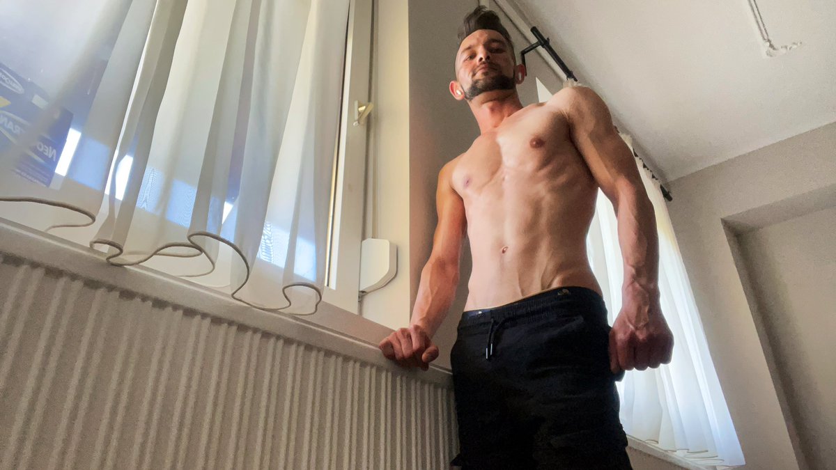 marki1b's tweet photo. Jó reggelt 🦇 https://t.co/eDMG94lLYS