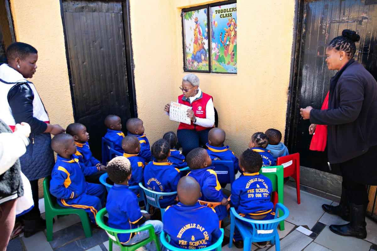 SaveChildrenSA's tweet image. Today we honour our African children! June 16th, 1976, students in Soweto, South Africa marched for their right to quality education and to be taught in their own languages. The Day of the African Child commemorates their bravery #EveryLastChild #DayOfAnAfricanChild #YouthDay