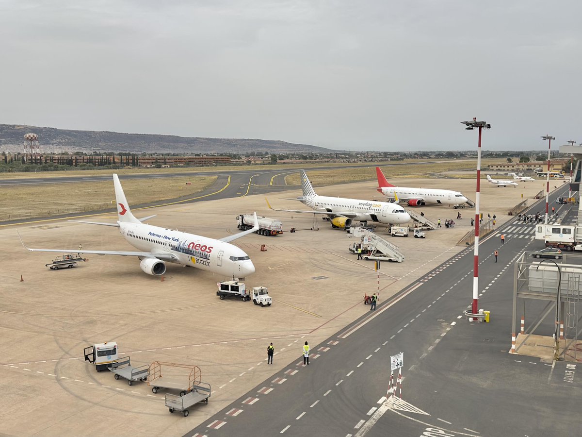 Live Comiso ✈️

<a href="/vueling/">Vueling Airlines</a> <a href="/aeroitaliasrl/">aeroitalia official</a> <a href="/neosspa/">Neosair Neos</a> #Comiso #summer24