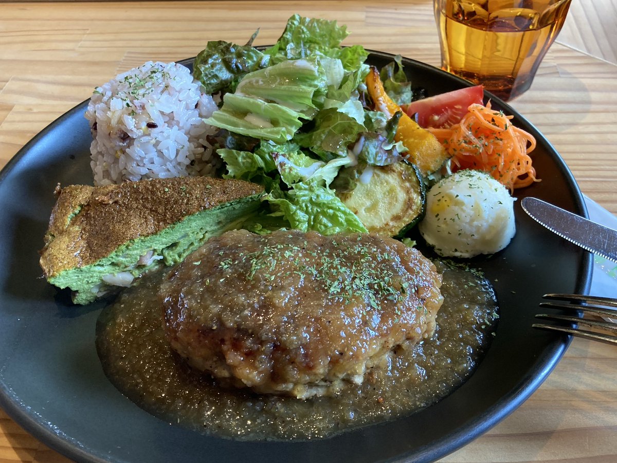 m_masa_masa_m's tweet photo. 今日のランチとデザート😋
#HENLY
#茶の木村園 https://t.co/T7jg0L1G1s