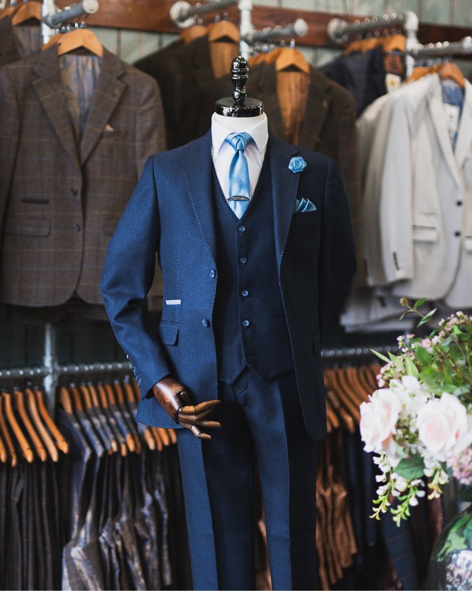 master_debonair's tweet image. 3-piece navy suit – a wardrobe essential for every man. 

Perfect for any occasion, this timeless piece is available in stores and online. Tap the link to shop the look: bit.ly/45jklXt 

#MensFashion #NavySuit #WardrobeEssentials #ClassicMenswear