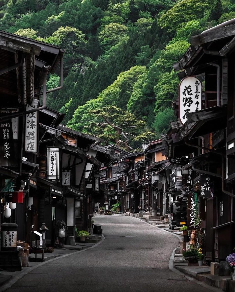 earthcurated's tweet photo. Nagano, Japan 🍃 https://t.co/AqEAXpX7MD
