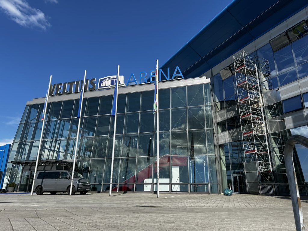 Good morning 🤩🏴󠁧󠁢󠁥󠁮󠁧󠁿

Safe travels to everyone heading to Gelsenkirchen today. 

𝟑𝟔-𝐡𝐨𝐮𝐫 𝐟𝐫𝐞𝐞 𝐩𝐚𝐬𝐬
Match ticket holders will have access to free travel on regional services from 6am today until 6pm tomorrow. You cannot use IC/ICE/EC trains and must be travelling within