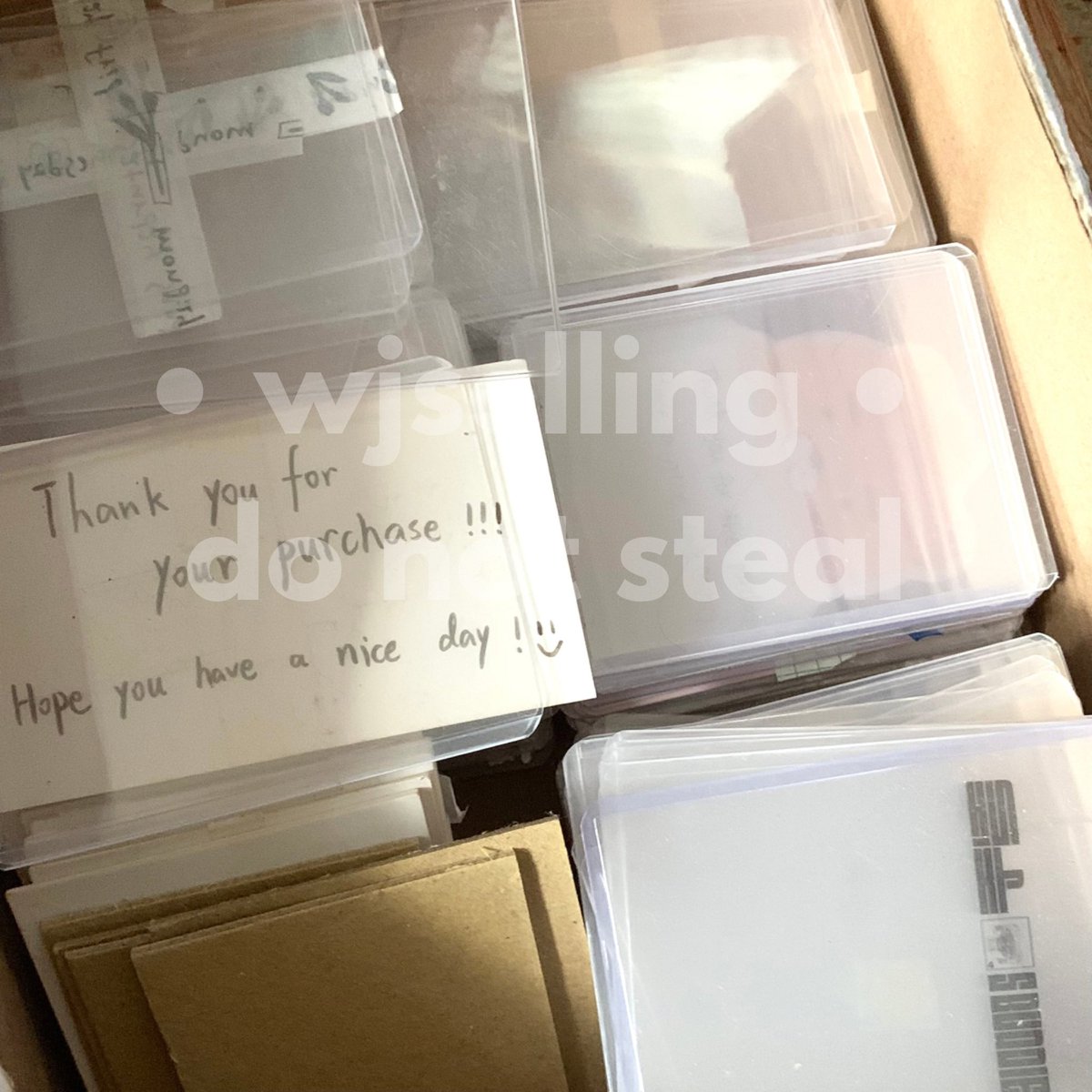 [🎠] WTS

Preloved toploader 

ᨳ 7k/10 lembar 

﹅ ada 2 ukuran, untuk perbandingannya bisa cek gambar 
﹅ inc packing &amp; exc admin oren
﹅bisa mix atau 1 ukuran (sebutkan)

Please mention after dm, thanks ◡̈