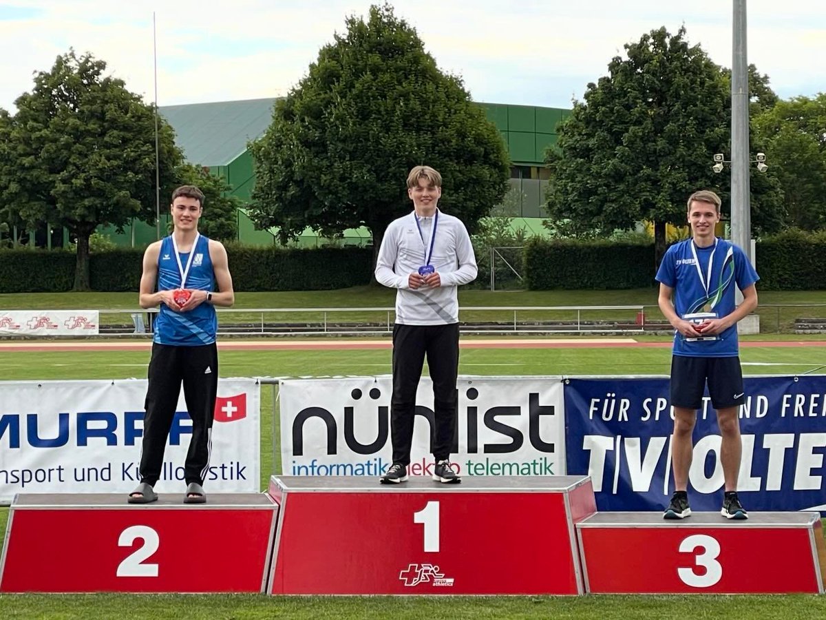 lctherwil's tweet photo. Gestern ging es an den Regionenmeisterschaften Zentralschweiz der Nachwuchskategorien schön mächtig ab:
2 x 🥇
2 x 🥈
2 x 🥉
Und heute stehen noch ein, zwei Medaillenkandidat:innen in Olten im Einsatz! Herzliche Gratulation und viel Erfolg!
#goLCT #wirsindLCT https://t.co/OrkihczEA3