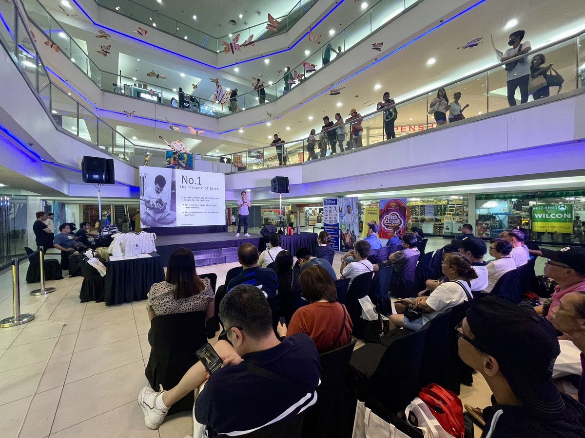 AranetaCity's tweet photo. The Father's Day Talk - The Joys of Fatherhood by Mr. JR Santiago inspired the dads, reminding them of the beauty and importance of their role in their children's lives. ποΈβ¨
πActivity Area, LGF, Ali Mall
#AranetaAt70 #CityOfFirsts #AranetaCity #TimeWithDad #FathersDay https://t.co/1O3fM9qOUx